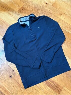 • Vineyard Vines •